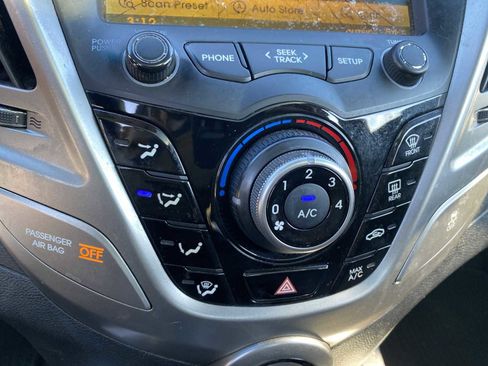 Used 2012 Hyundai Veloster w/ Style Pkg image 14