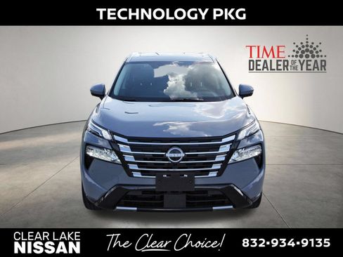 Used 2025 Nissan Rogue Platinum w/ Tech Package FWD image 2