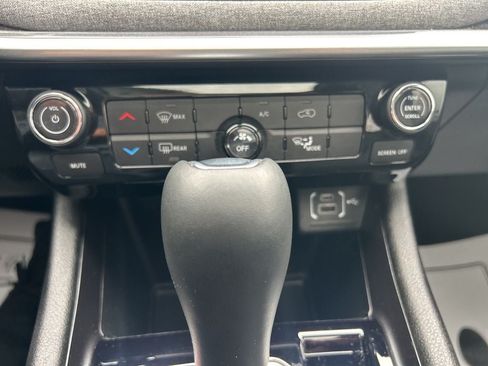Used 2022 Jeep Compass Latitude w/ Sun and Sound Group AWD/4WD image 20