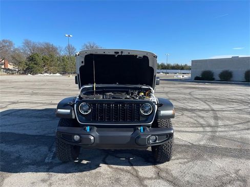 Used 2024 Jeep Wrangler Unlimited image 16