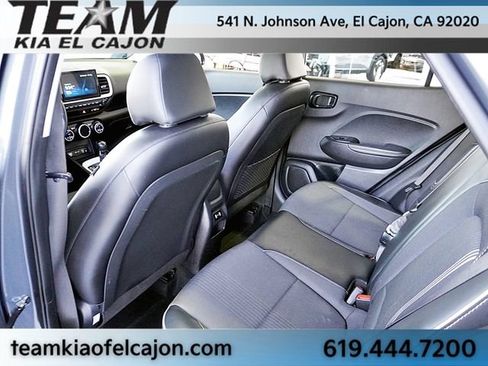 Used 2024 Hyundai Venue Limited FWD image 17
