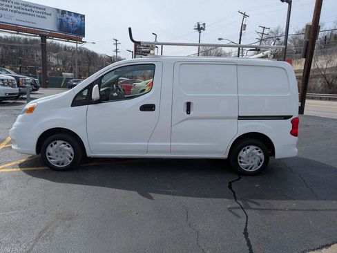 Used 2021 Nissan NV200 SV w/ Sliding Door Glass Package image 4