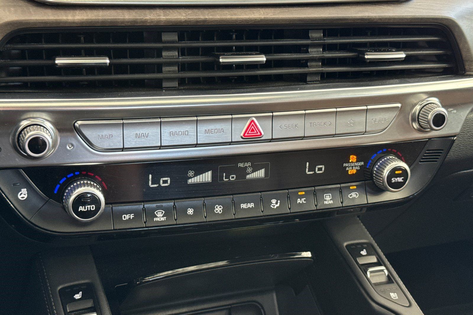 Used 2022 Kia Telluride SX w/ SX Prestige Package AWD/4WD image 29