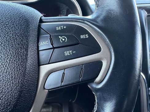 Used 2016 Jeep Grand Cherokee Limited AWD/4WD image 24