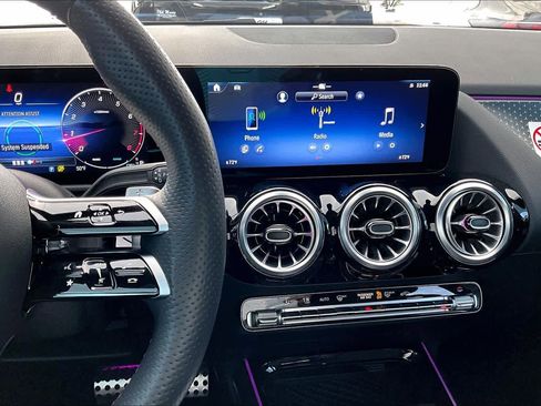 Used 2025 Mercedes-Benz GLA 250 image 7