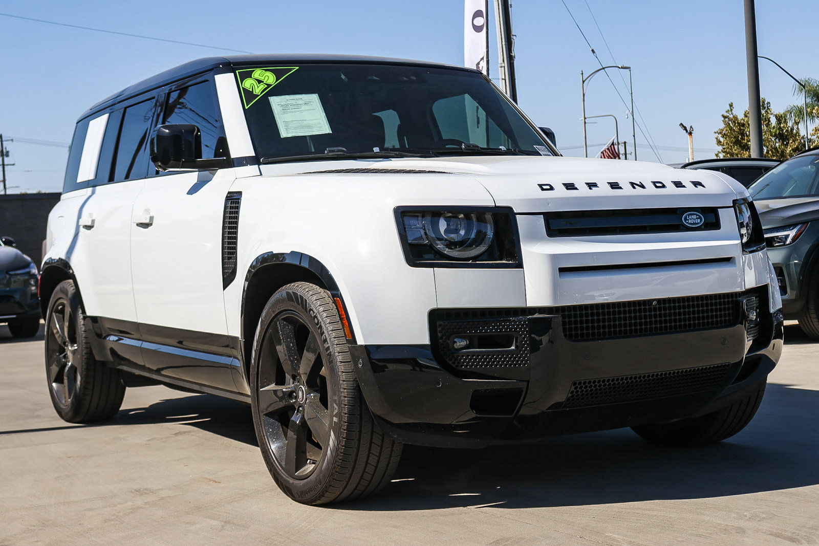 Certified 2025 Land Rover Defender 110 X-Dynamic SE AWD/4WD image 3