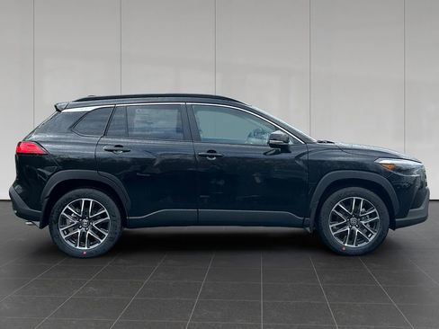 New 2026 Toyota Corolla Cross XLE w/ Convenience Package AWD/4WD image 6