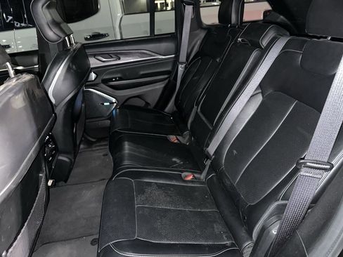 Used 2022 Jeep Grand Cherokee Overland w/ Adv Protech Group III image 8