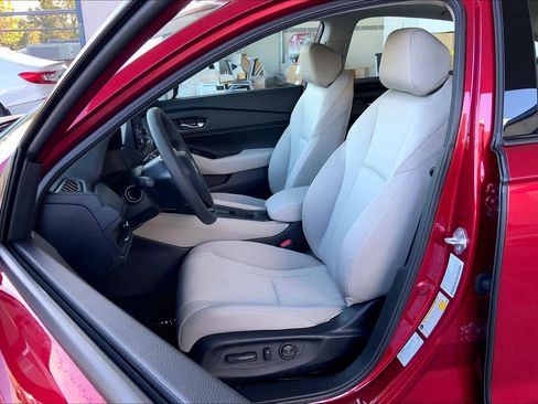 Used 2025 Honda Accord SE image 7