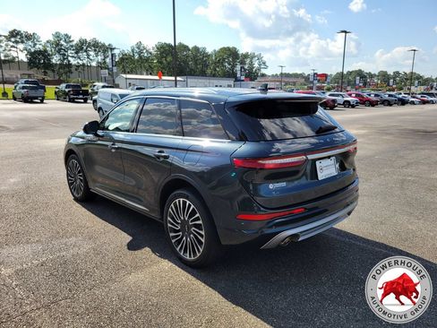 Used 2021 Lincoln Corsair Reserve w/ Equipment Group 201A AWD/4WD image 4