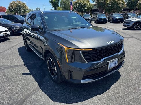 Certified 2025 Kia Sorento SX Prestige image 6