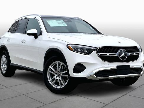 Used 2025 Mercedes-Benz GLC 300 4MATIC image 2