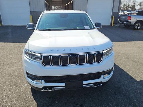 Used 2023 Jeep Wagoneer Series II w/ HD Trailer Tow Package image 3