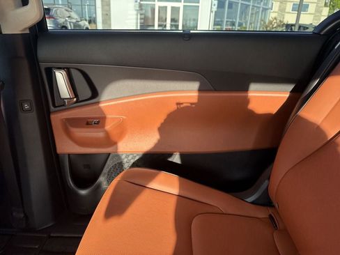 New 2026 Kia Carnival EX FWD image 25