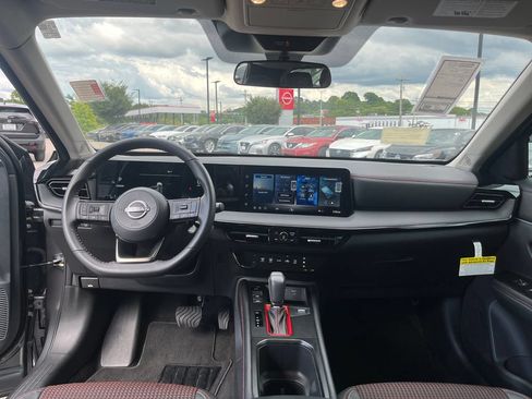 Used 2026 Nissan Kicks SR FWD image 21
