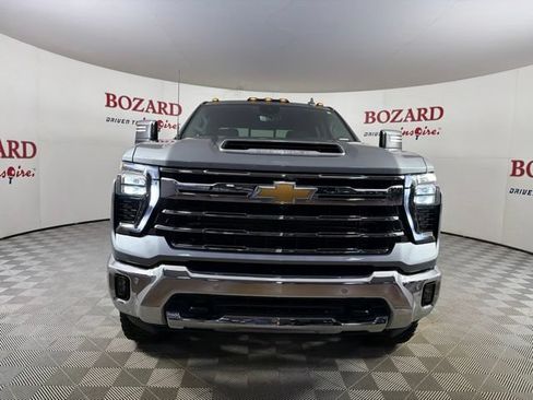 Used 2025 Chevrolet Silverado 2500 LTZ w/ LTZ Plus Package AWD/4WD image 2