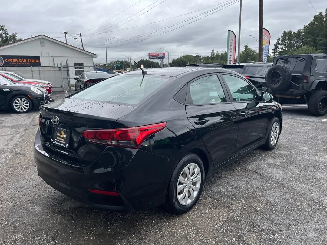 Used 2021 Hyundai Accent SE FWD image 5
