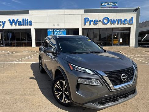 Used 2023 Nissan Rogue SV w/ SV Premium B Package FWD image 1