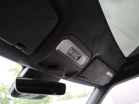 Used 2022 Rivian R1S Launch Edition AWD/4WD image 9