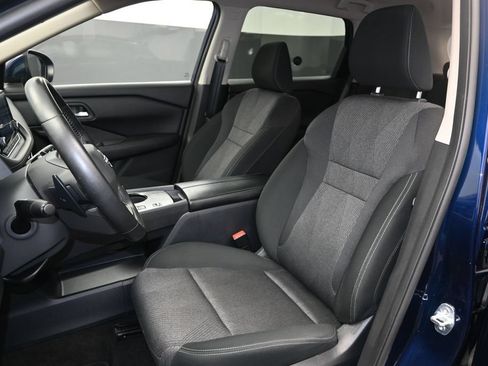 Used 2025 Nissan Rogue SV FWD image 19