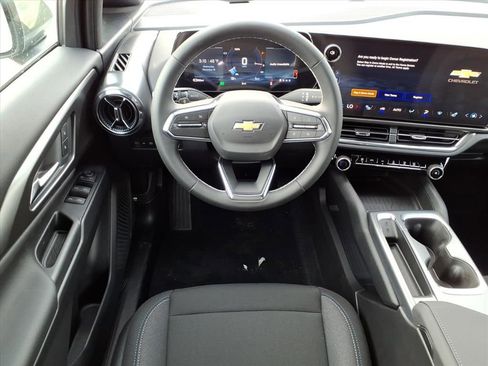 New 2026 Chevrolet Equinox EV LT image 11