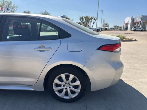 Used 2024 Toyota Corolla LE image 3