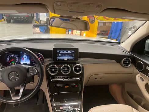 Used 2019 Mercedes-Benz GLC 300 image 14