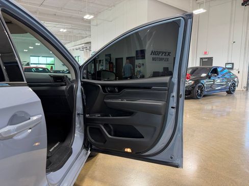 Used 2025 Honda Odyssey Elite image 29