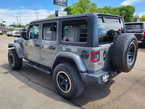 Used 2019 Jeep Wrangler Unlimited Sahara AWD/4WD image 5