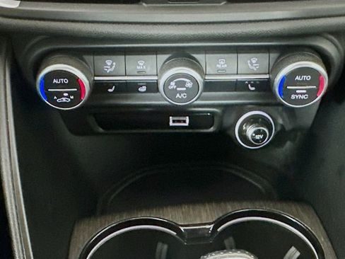 Used 2023 Alfa Romeo Giulia Ti AWD/4WD image 16