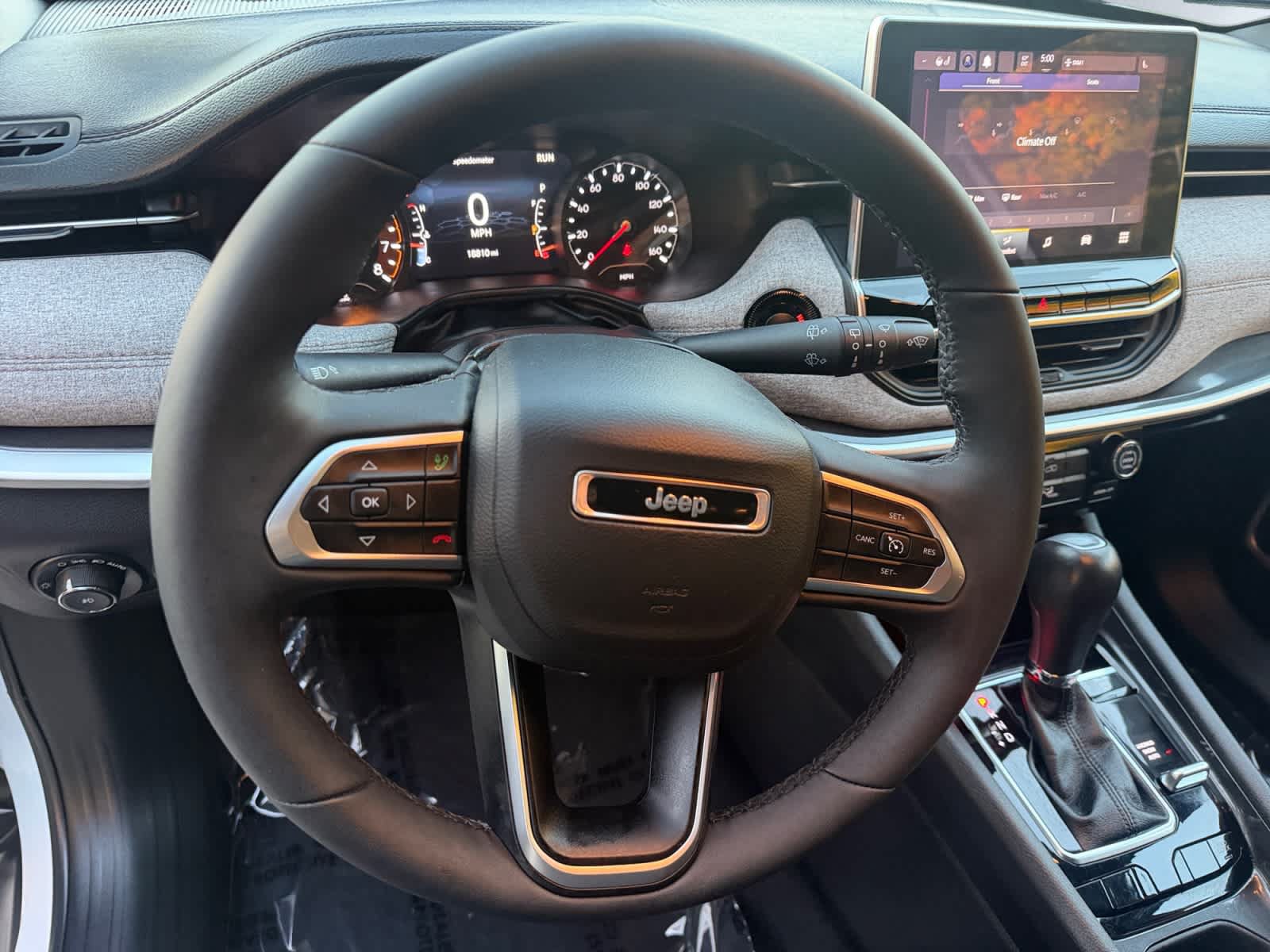 Used 2023 Jeep Compass Latitude AWD/4WD image 17