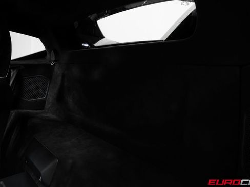 Used 2023 Lamborghini Huracan Tecnica image 40