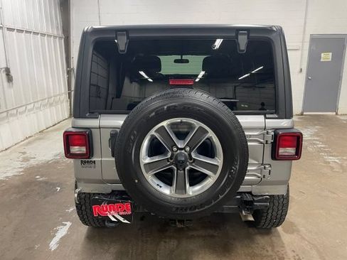 Used 2019 Jeep Wrangler Unlimited Sahara AWD/4WD image 9