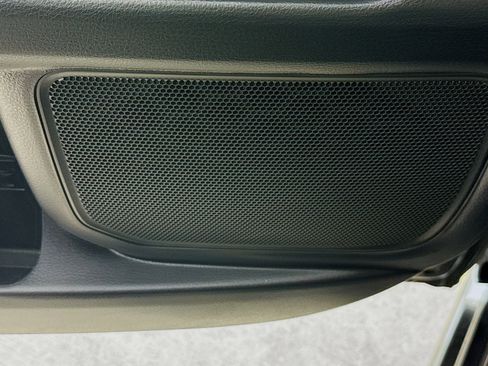 Used 2025 Toyota Sienna XLE FWD image 22