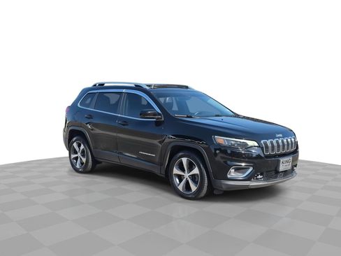 Used 2021 Jeep Cherokee Limited w/ Elite Package FWD image 2