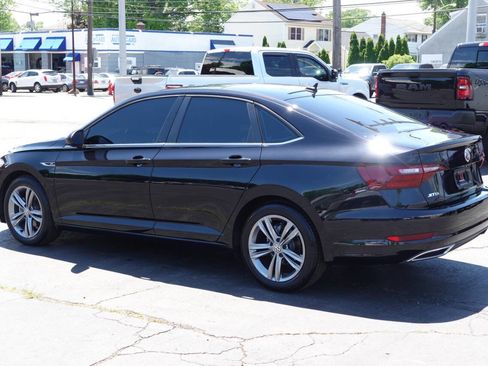 Used 2021 Volkswagen Jetta R-Line w/ R-Line Cold Weather Package FWD image 3