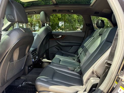 Used 2019 Audi Q7 3.0T Prestige AWD/4WD image 12