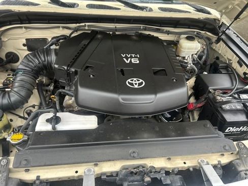 Used 2008 Toyota FJ Cruiser 4WD image 28