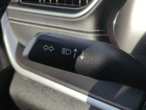 Used 2023 Jeep Grand Cherokee L Laredo image 26