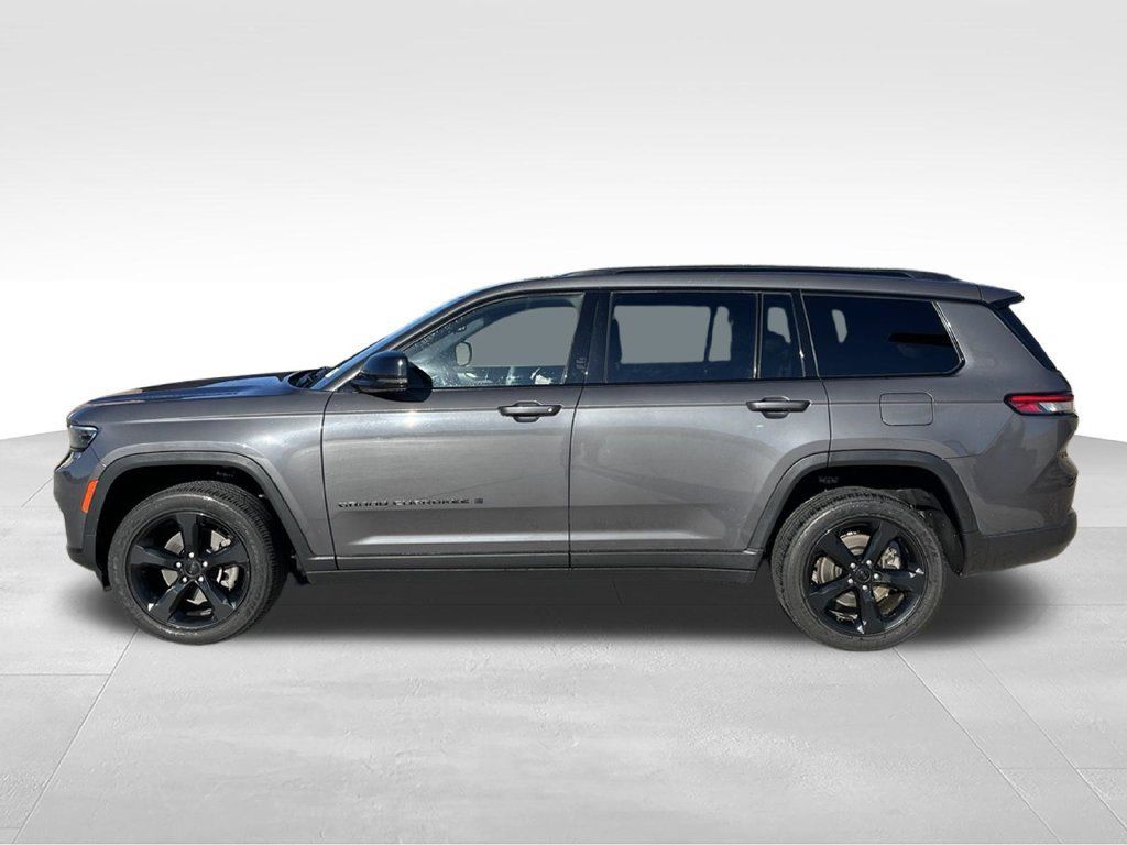 Used 2023 Jeep Grand Cherokee L Laredo RWD image 10