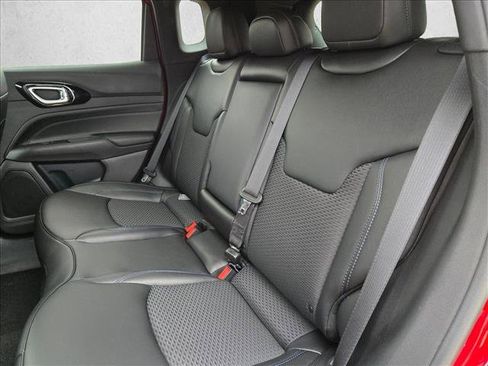 New 2026 Jeep Compass Latitude image 15