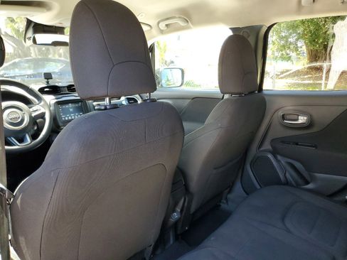 Used 2020 Jeep Renegade Latitude image 11