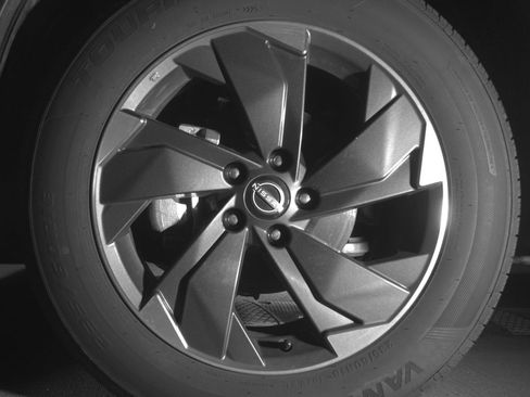 Used 2025 Nissan Rogue SV image 12