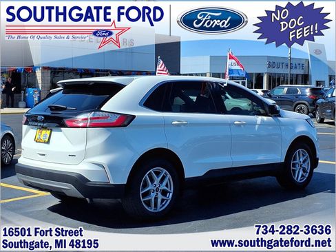 Used 2024 Ford Edge SEL w/ Convenience Package AWD/4WD image 2