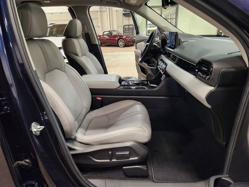 Certified 2025 Honda Pilot Touring image 33