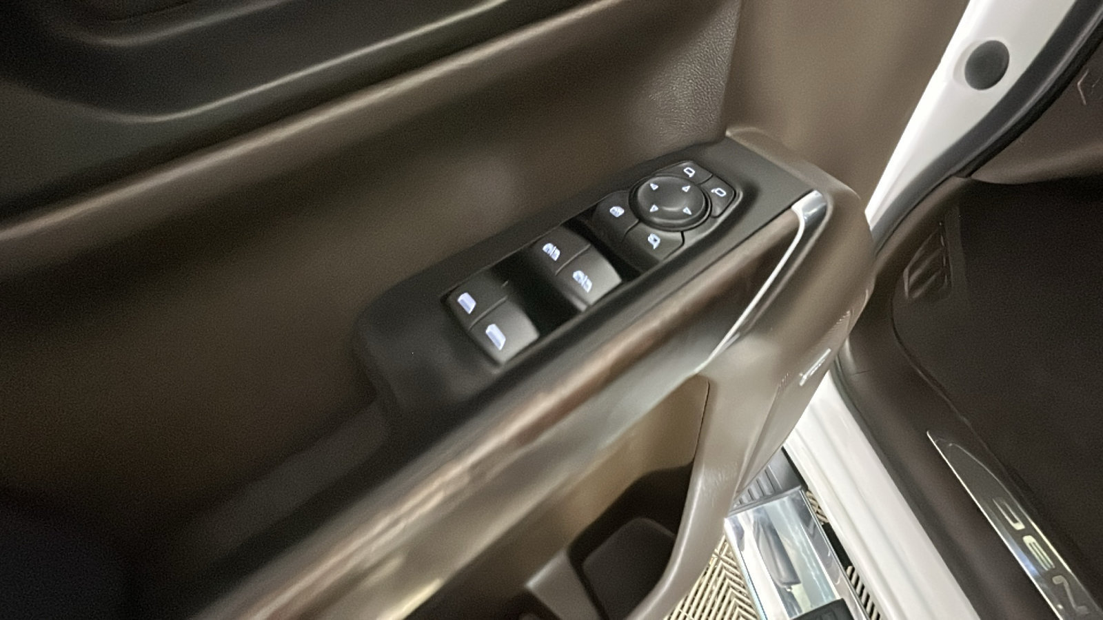 Used 2021 GMC Sierra 1500 Denali w/ Driver Alert Package II AWD/4WD image 13