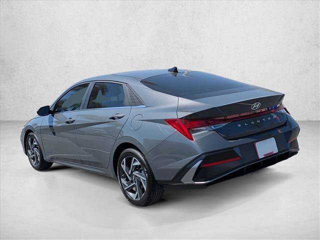 Used 2024 Hyundai Elantra SEL w/ Convenience Package FWD image 8