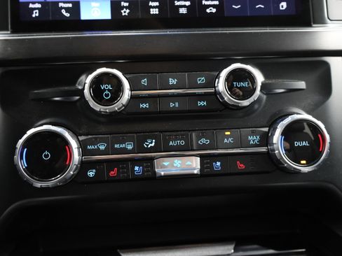 Used 2023 Ford F350 Lariat w/ Chrome Package AWD/4WD image 12