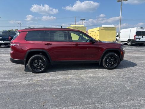 New 2025 Jeep Grand Cherokee L Altitude image 10