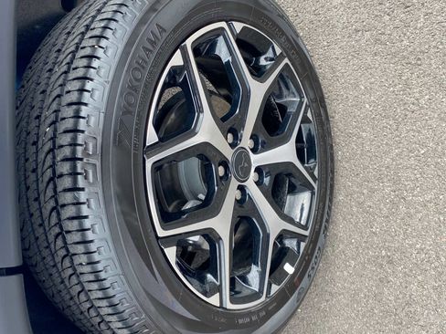 Used 2025 Jeep Compass Limited image 27